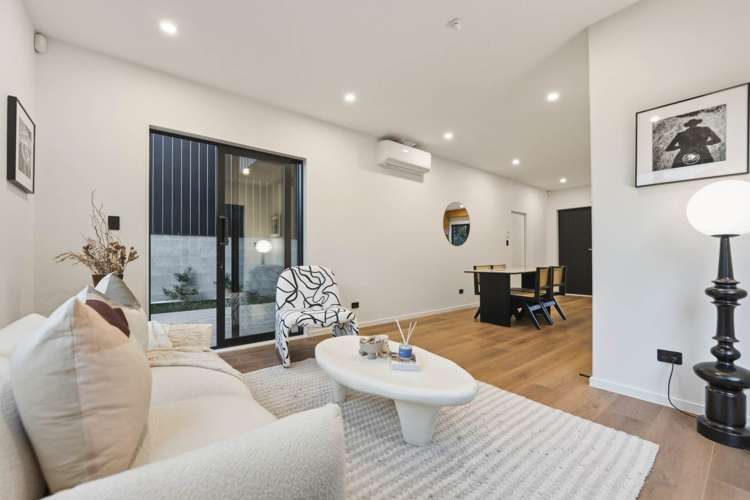 13 Torino Street Pt England_21