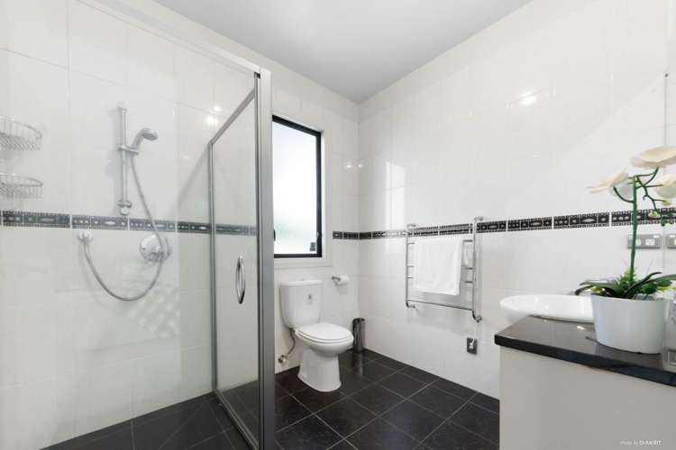 7 Onemana Way Te Atatu Peninsula_23