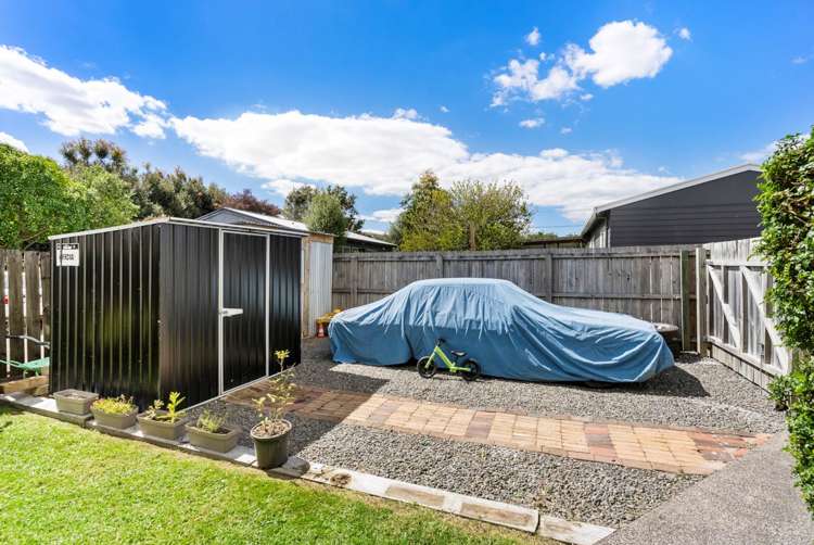 2/137 Awaroa Road Helensville_13