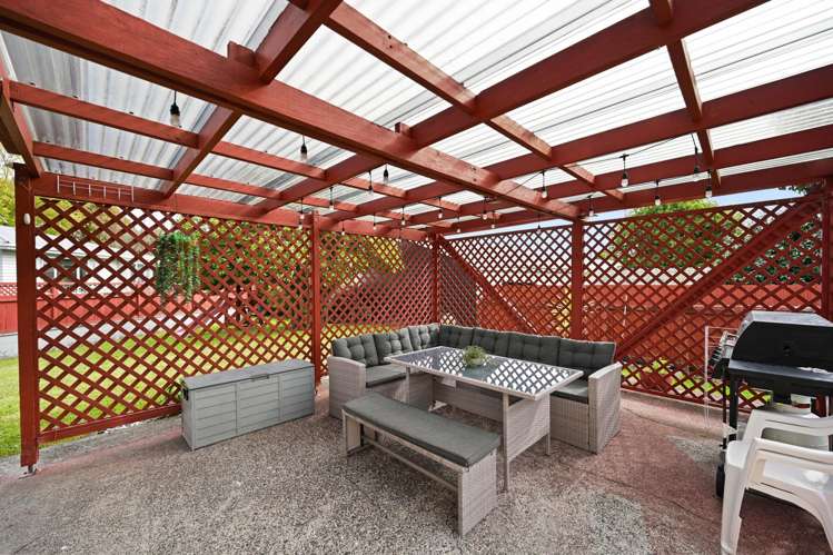 33 Garden Heights Avenue Glenview_17