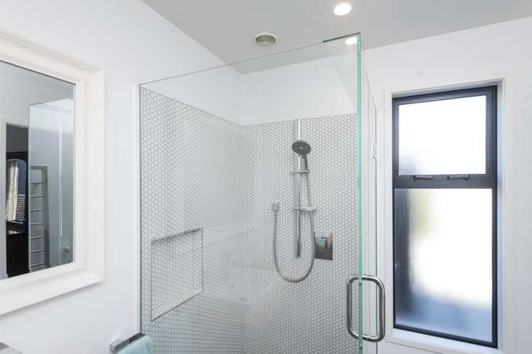 22 Fisher Place Lytton West_11