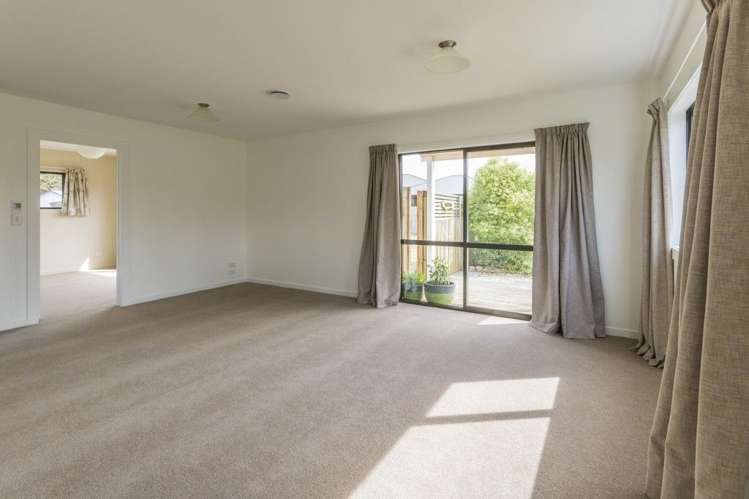 8 Sherwin Avenue Albert Town_10