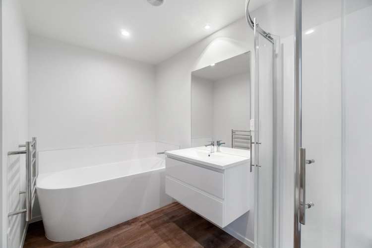  5 Selkirk Lane Hamilton Lake_8