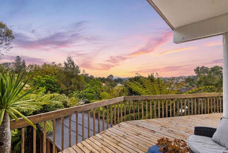10B Barker Rise Northcross_18