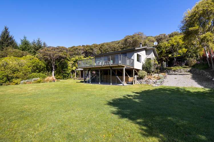 524 Moetapu Bay Road Anakiwa and Surrounds_16