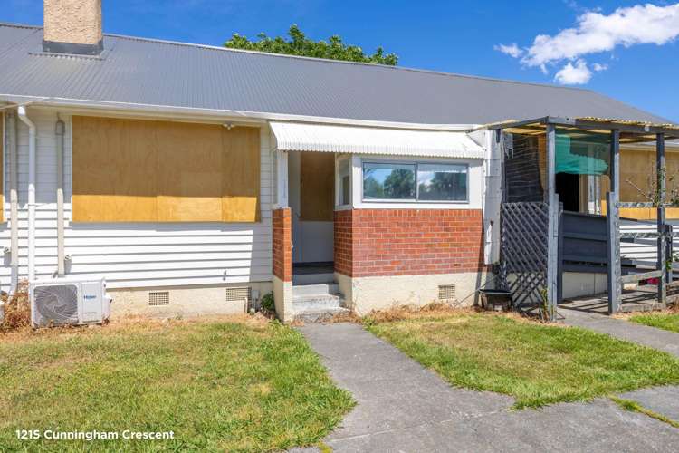 1213–1225 Cunningham Crescent Mayfair_9