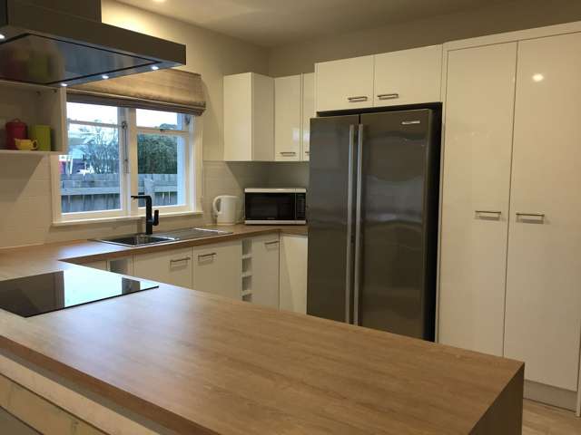 364 Pages Road Aranui_1