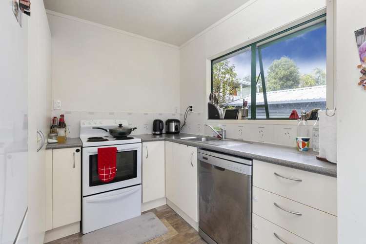 a/10 Totaravale Drive Totara Vale_5