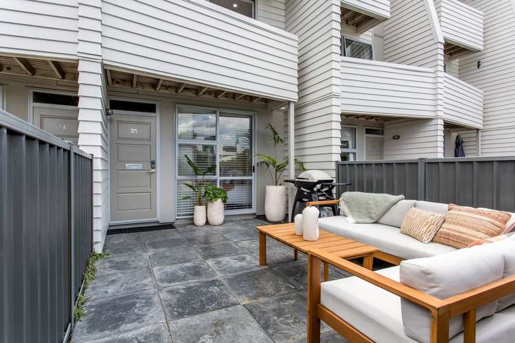 25/3 Riverside Road Orewa_20