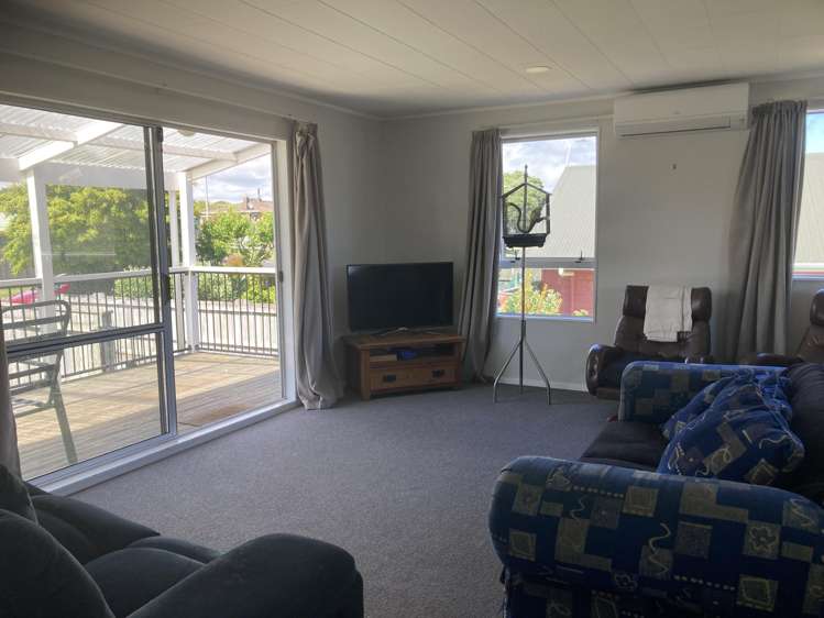23 High Street East Waitara_13