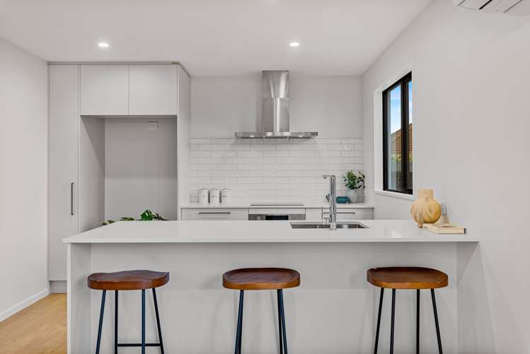 2/10 Farquhars Road Redwood_6