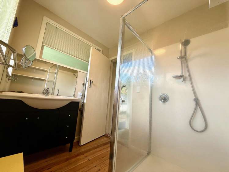 24 Lorenzen Bay Road Raglan_16