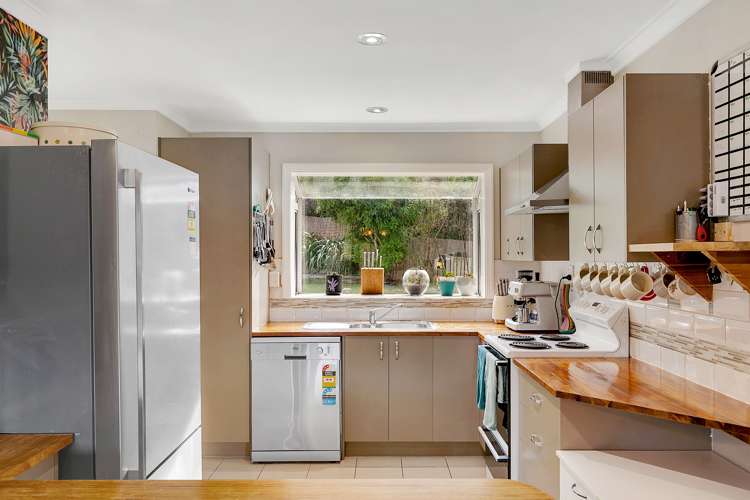 46 Kiwi Crescent Tawa_6