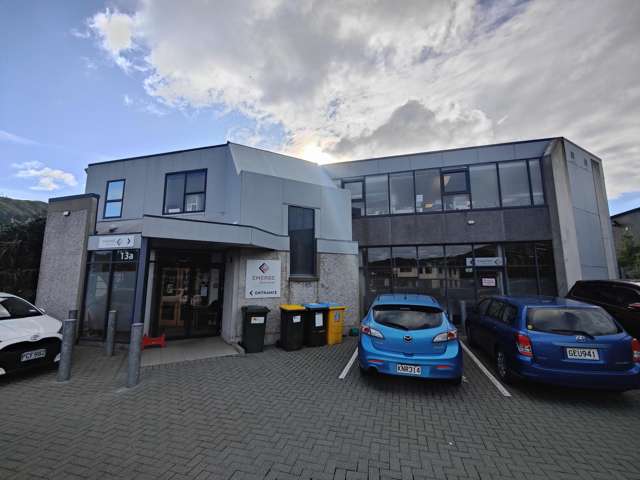 Affordable Office with 8 Car Parks