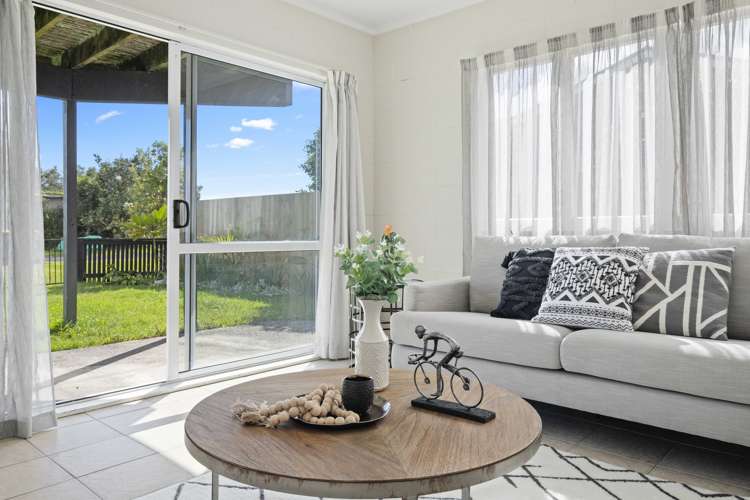 11 Crispe Road Clarks Beach_12