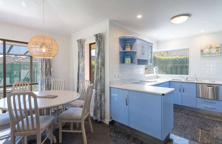 14 Pettit Place The Wood_10