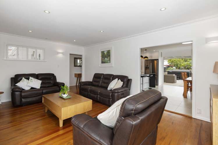 28 Tiroroa Avenue Te Atatu South_6