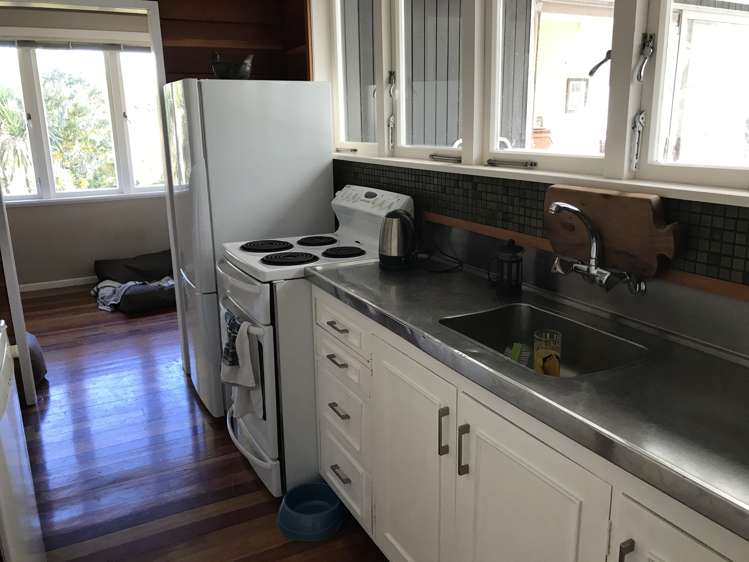 1 Konini Road Titirangi_11