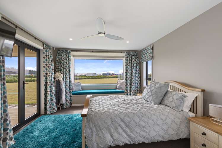 24 Landsborough Drive Darfield_13