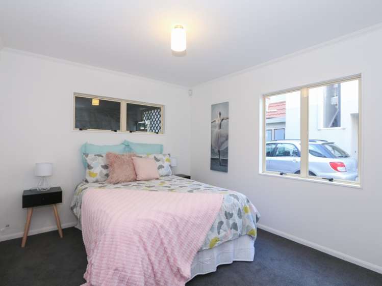 2/33 Hawker Street Mount Victoria_9