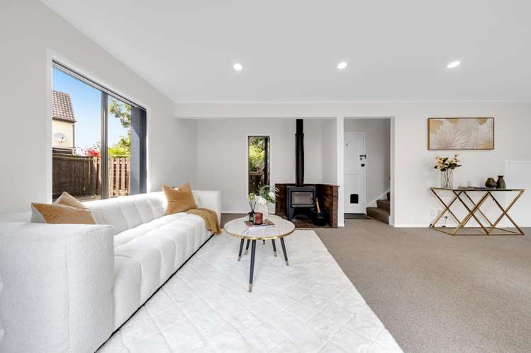 2/31 Challen Close Conifer Grove_7