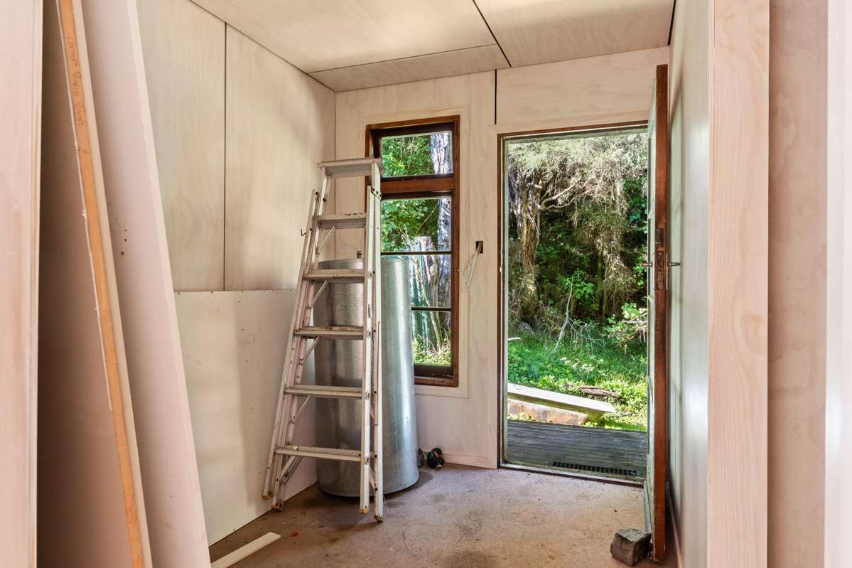 240 Cave Road_5