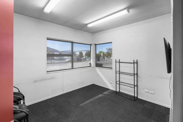 13-15 Edmonton Road Hornby_12