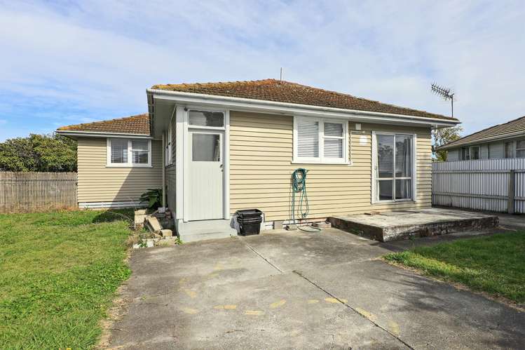 14 Cottrell Crescent Onekawa_12