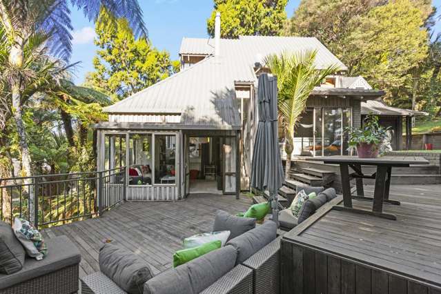 246 Scenic Drive Titirangi_1