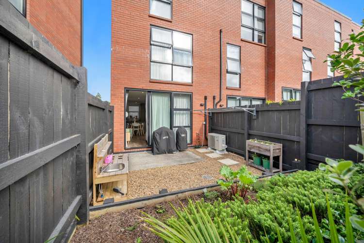 5 Vercoe Street Mt Roskill_10