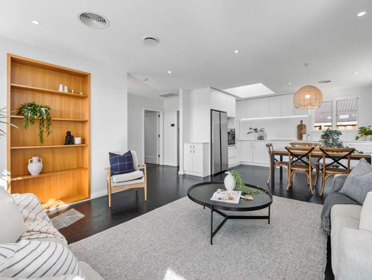 29 Main Road Redcliffs_5