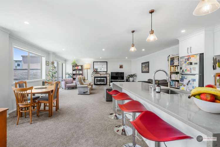 14 Latimer Way Petone_6