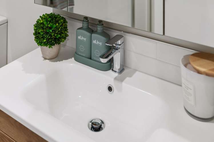 1 & 4/62 Wyon Street Linwood_15