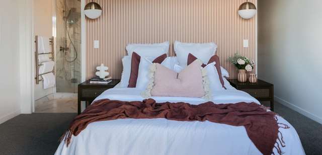 Makomako Crescent Wharewaka_3