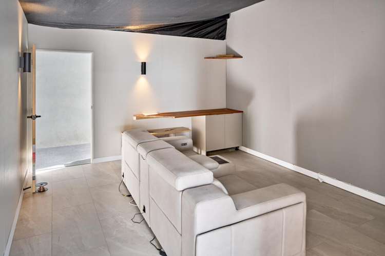 Unit 56 & 57 41-49 Bouverie Street Petone_14