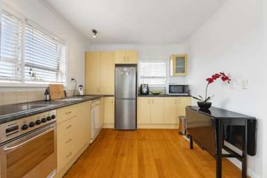 2/11 Felton Mathew Avenue_3