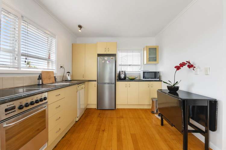 2/11 Felton Mathew Avenue St Johns_3