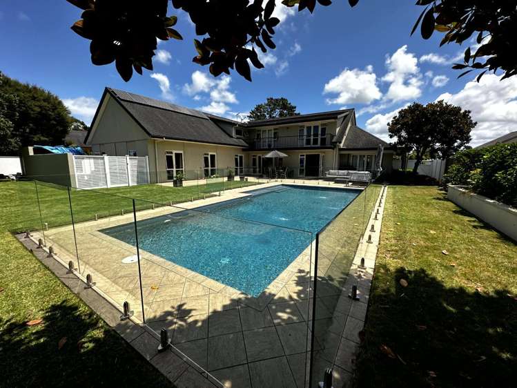 66 Shelter Drive Greenhithe_1