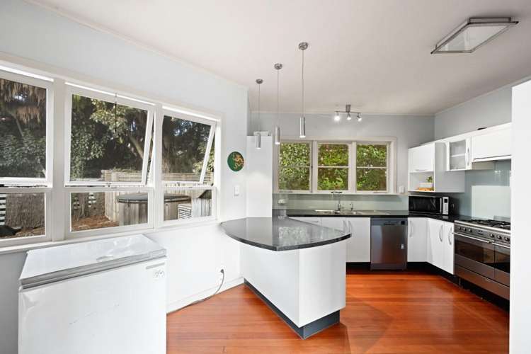 19A Tawa Street_5