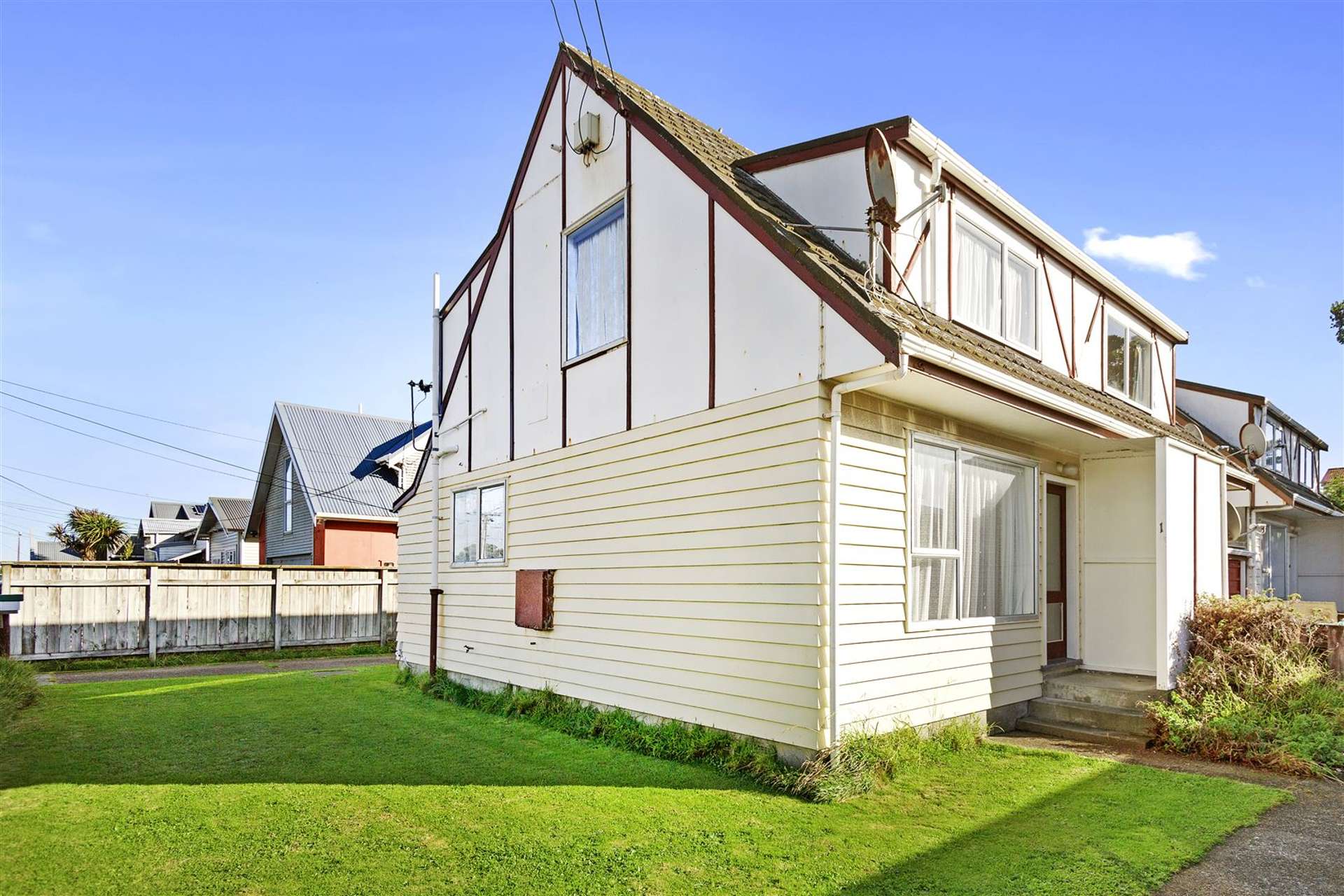 1/15 Bolton Street Petone_0