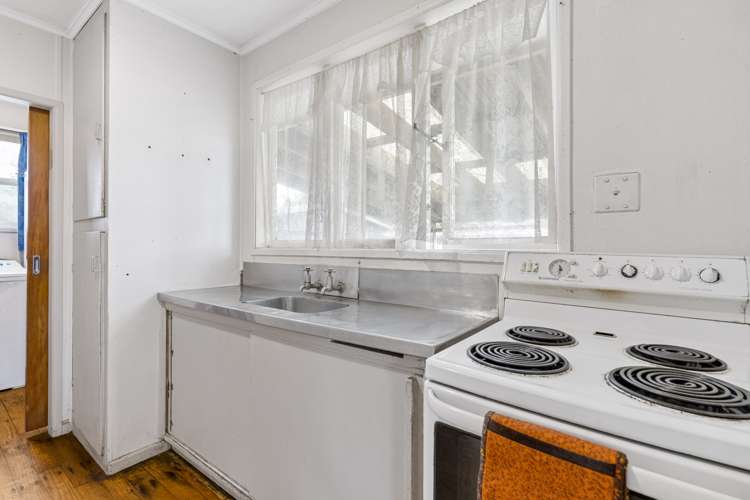 2 Toi Grove Turangi_6