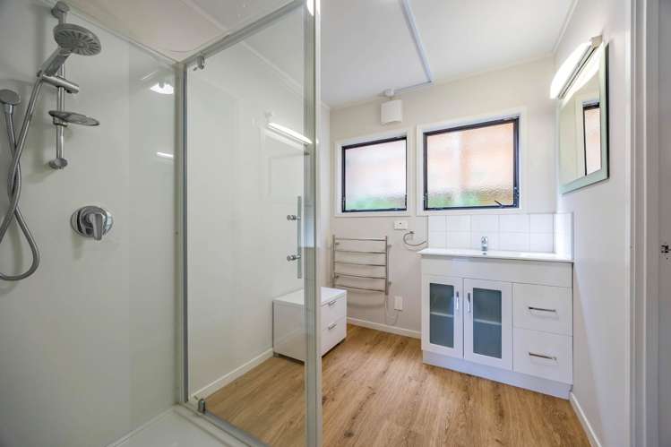 2/14 The Glen Remuera_12