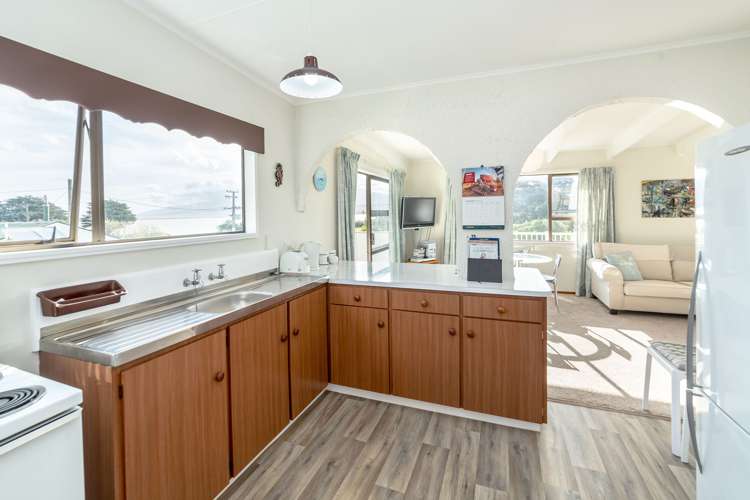 72 Lake Ferry Road Lake Ferry_18