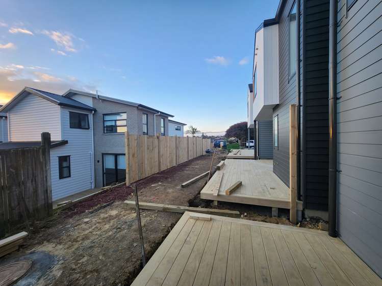 Lot 2/15, 3/15 & 5/1 Matterhorn Crescent Northpark_11