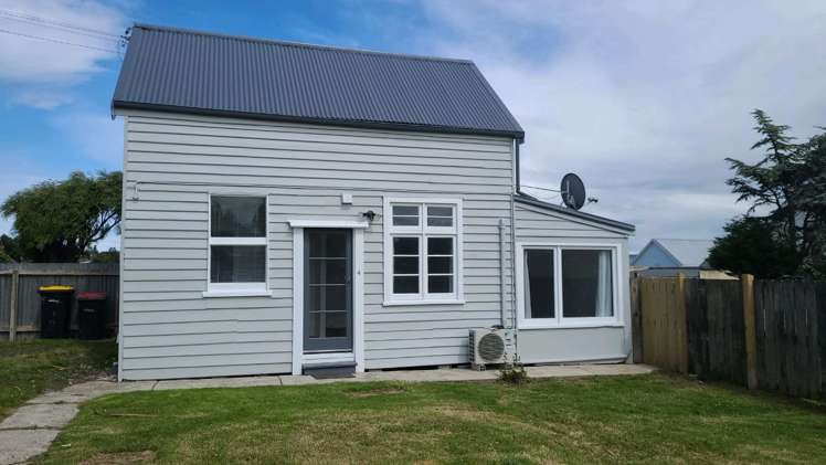 4/82 Balmoral Drive_0