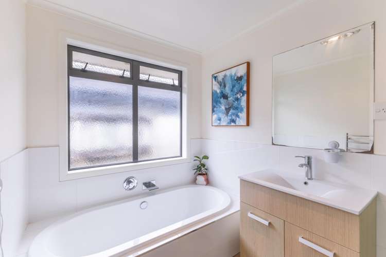 11 Chatham Place Rototuna North_17