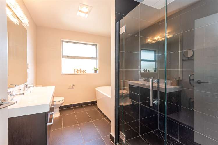 8 Maclaren Road Wigram_17