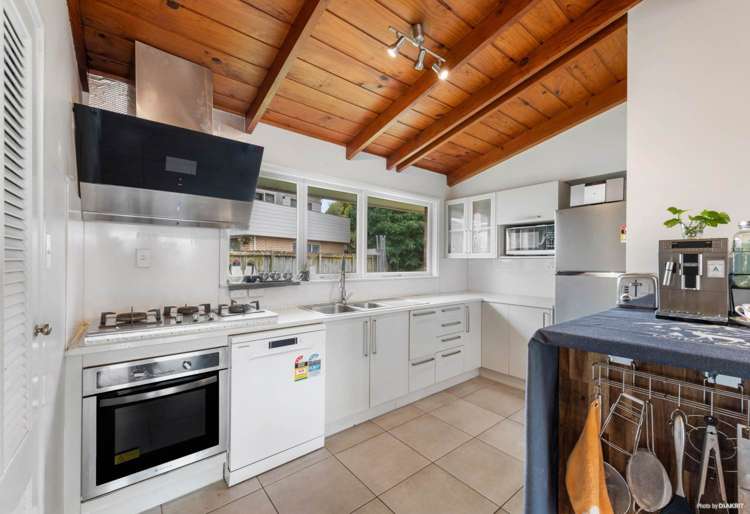 1 Fowey Avenue Te Atatu South_16