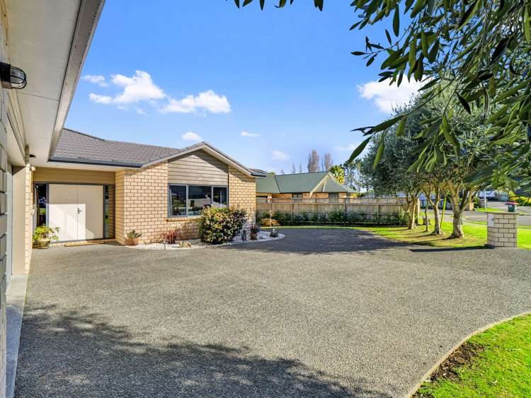 23 Lithgow Drive Otamatea_4