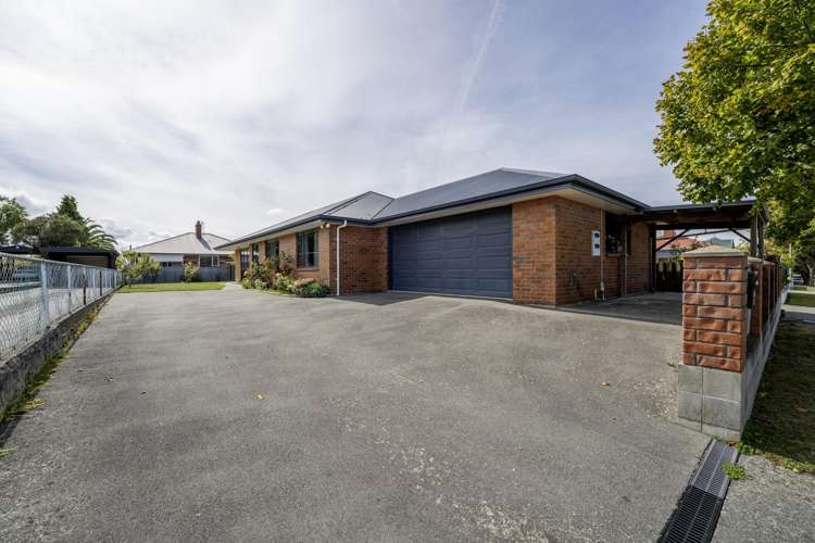 13 Raymond Street West End_18